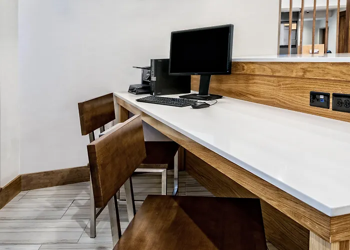 Hotel Express & Austin - Area By Ihg