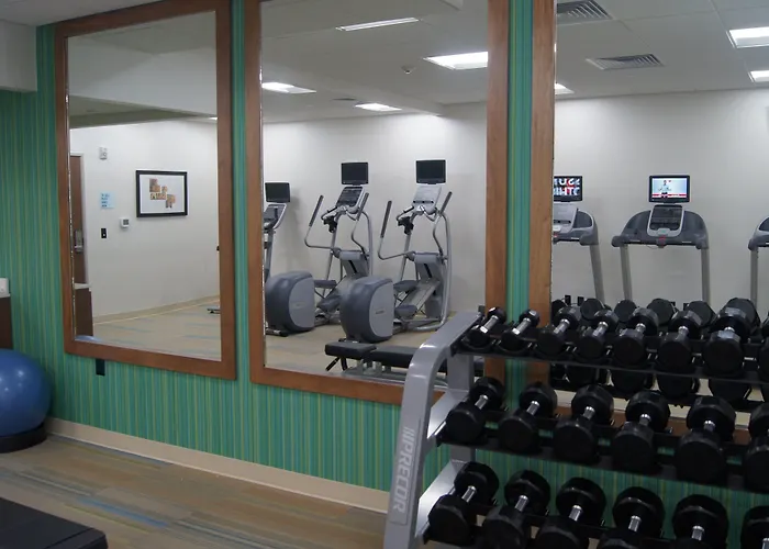 Express & Austin - Area By Ihg Hotel