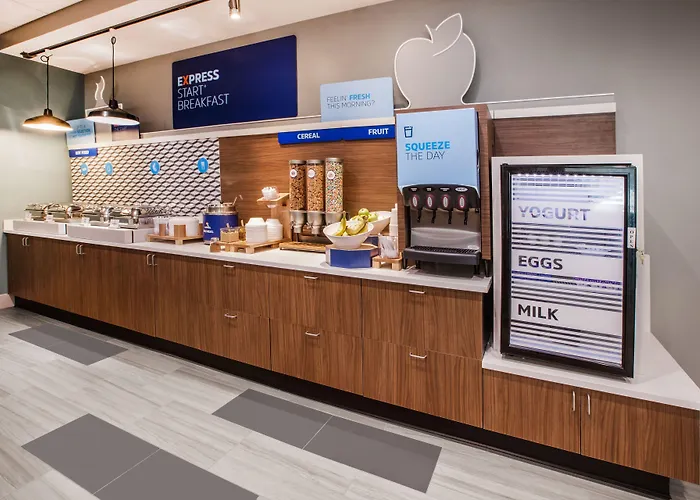 Hotel Express & Austin - Area By Ihg