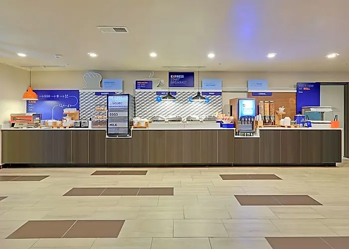 Express & Austin - Area By Ihg Hotel