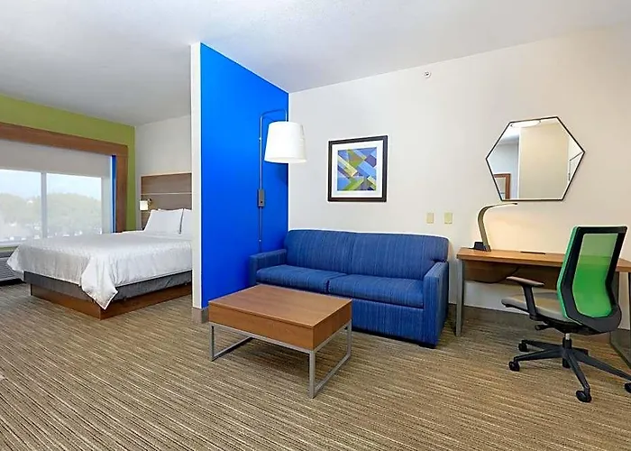 Express & Austin - Area By Ihg Hotel