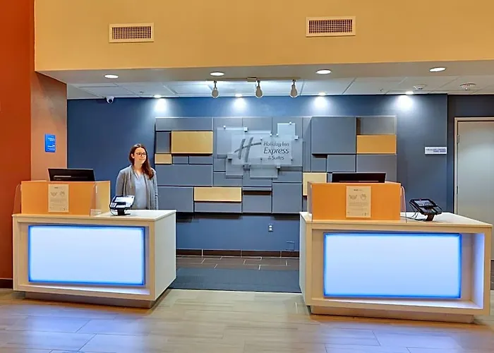 Hotel Express & Austin - Area By Ihg