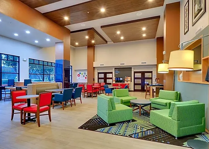 Hotel Express & Austin - Area By Ihg