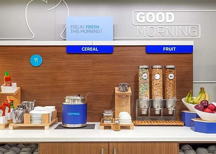 Express & Austin - Area By Ihg Hotel