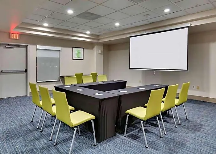 Hotel Express & Austin - Area By Ihg 3*