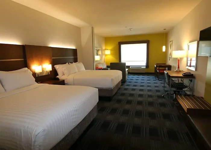 Express & Austin - Area By Ihg Hotel