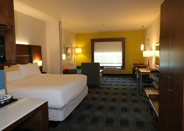 Hotel Express & Austin - Area By Ihg